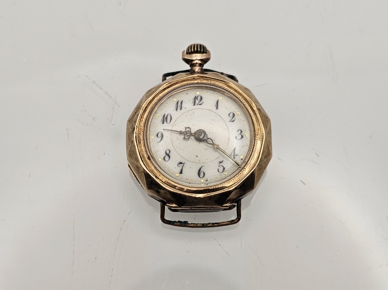 14k kultainen rannekello