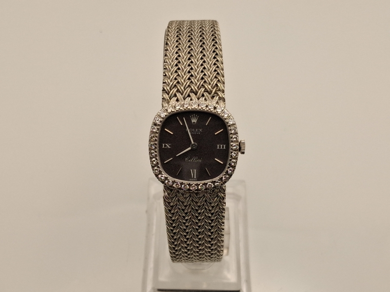 18k valkokultainen Rolex Cellini naisten rannekello timanteilla. Ref. 3890, cal. 1600