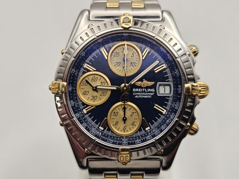 Breitling Chronomat B13350 rannekello.