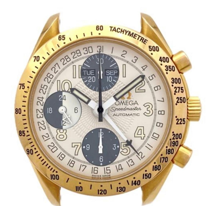 18k kultainen Omega Speedmaster Triple Calendar, 77g, rannekkeen kanssa 84,19g