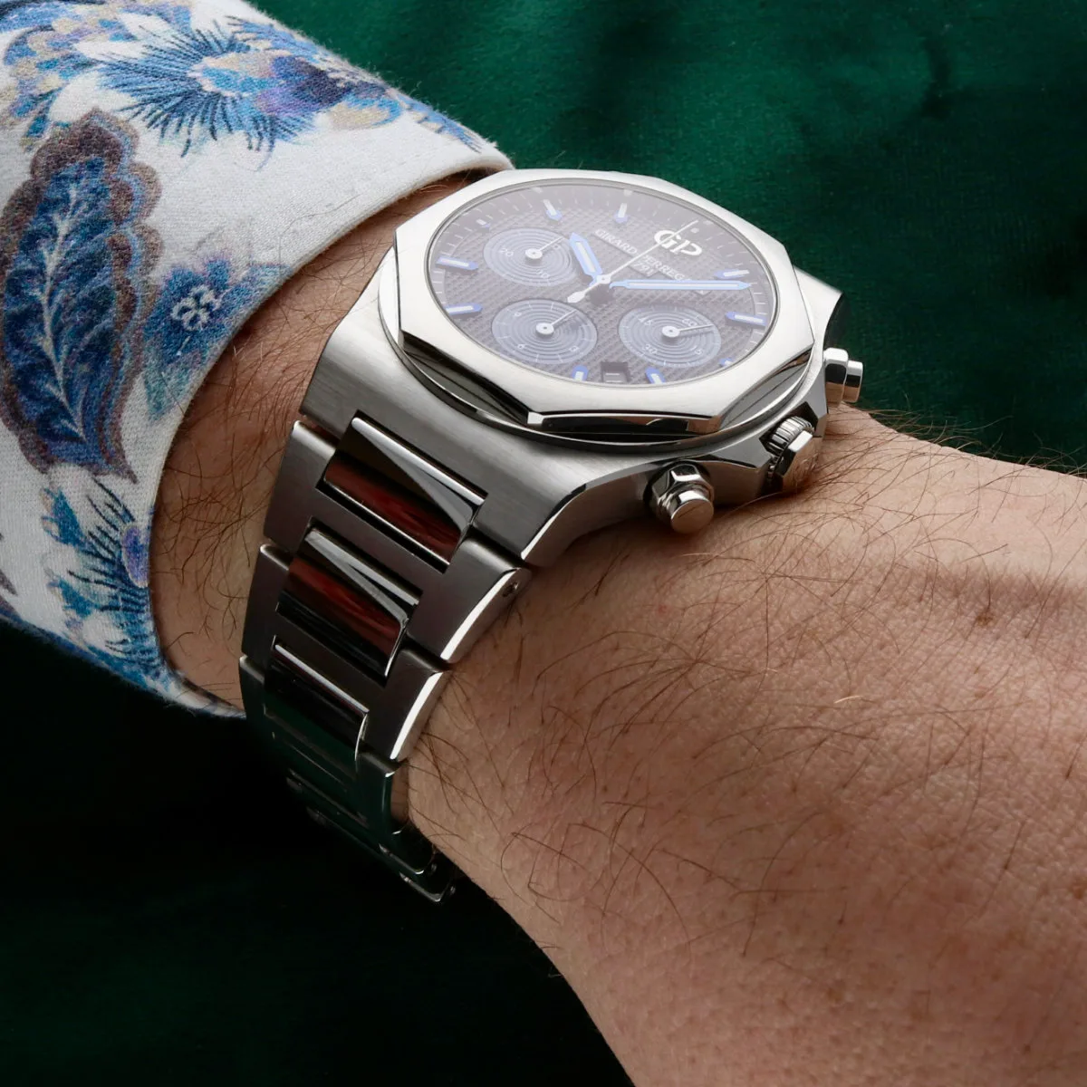 Girard-Perregaux Laureato Chronograph