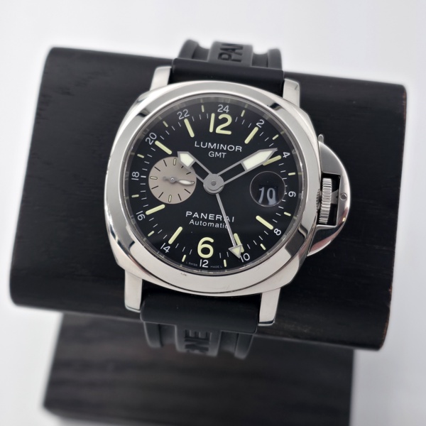 Panerai Luminor 44 GMT