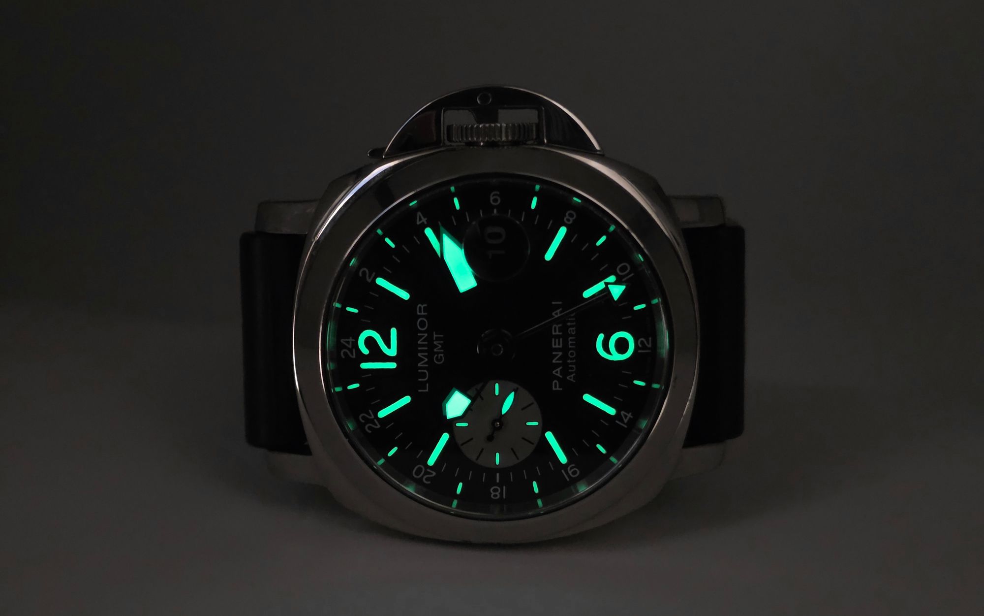 Panerai Luminor 44 GMT