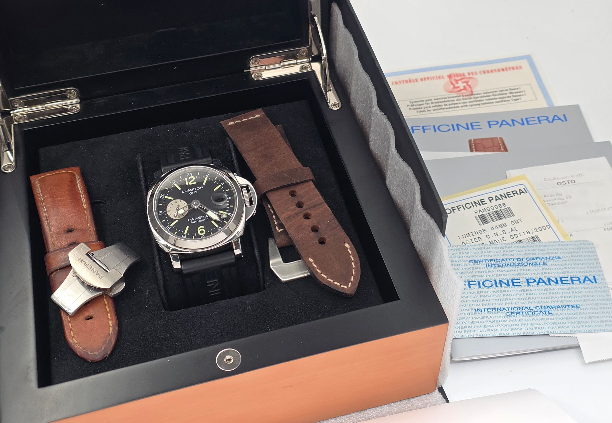 Panerai Luminor 44 GMT