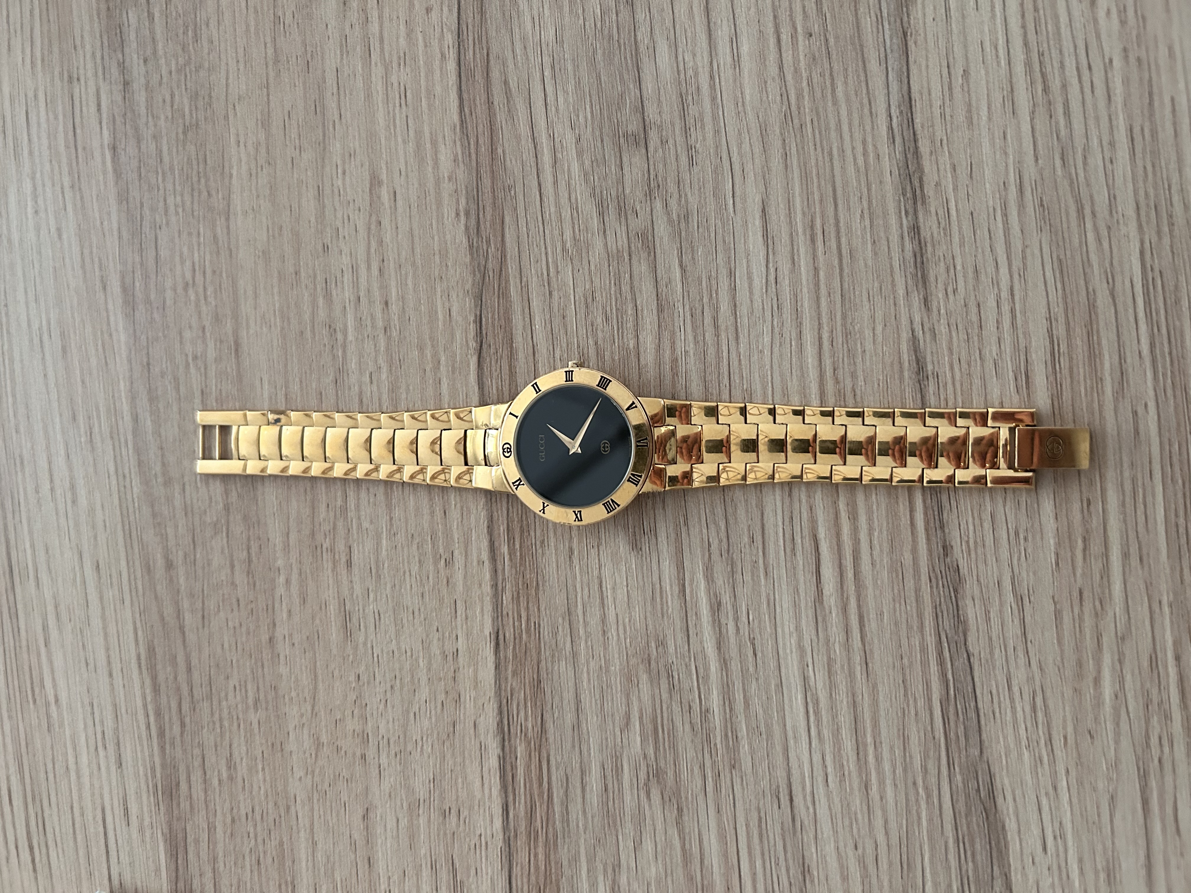 Gucci 3300M