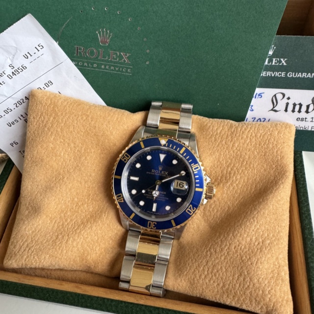 Rolex Submariner Date