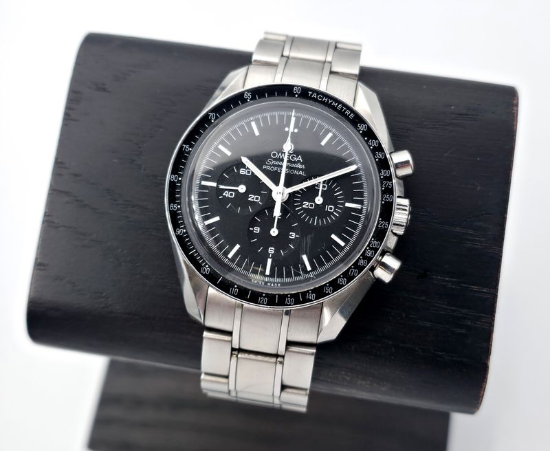 Omega Speedmaster Moonwatch Professional