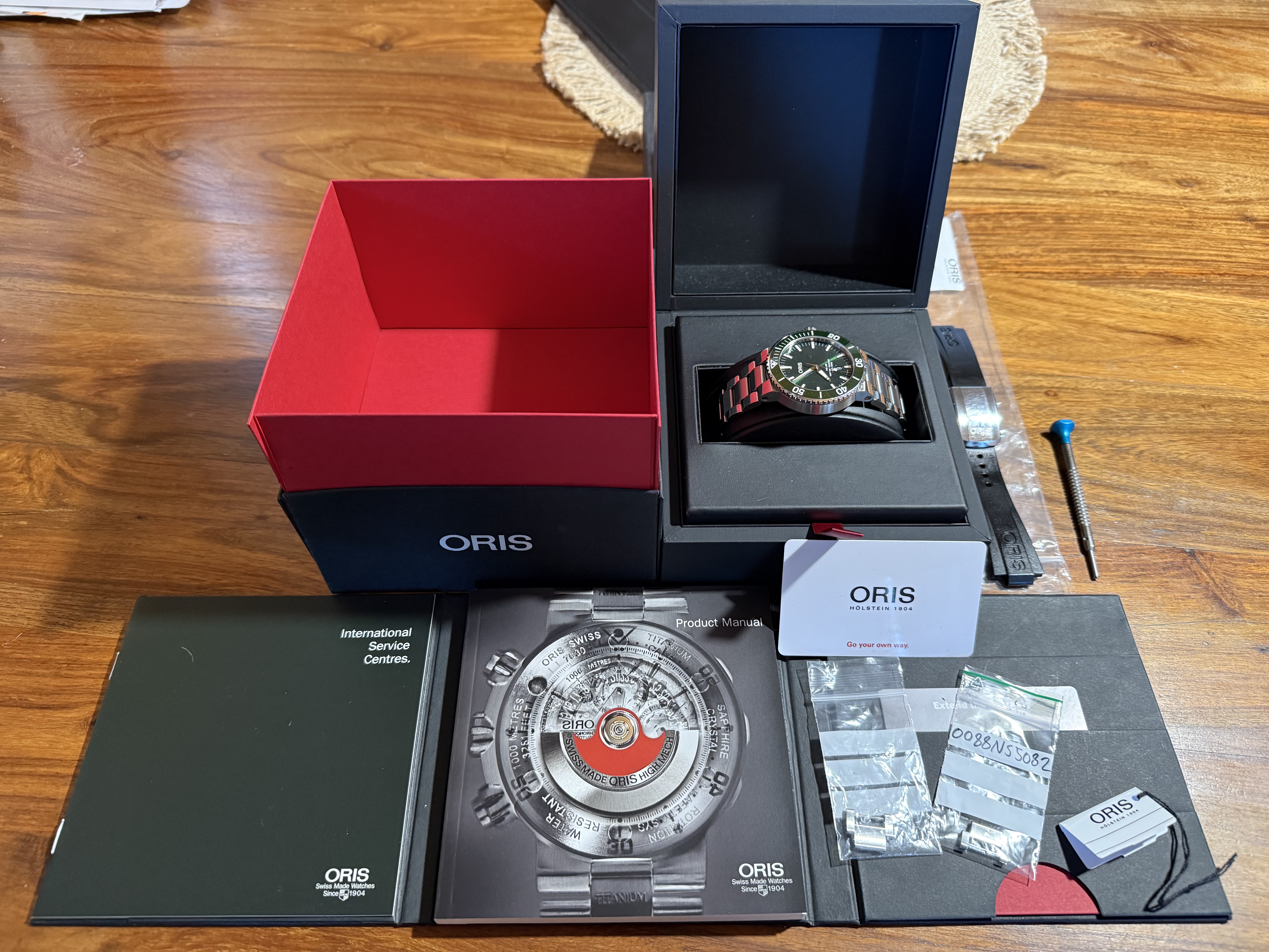 Oris Aquis Date