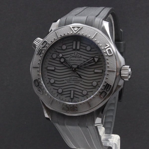 Omega Seamaster 300M 43.5 Black Black