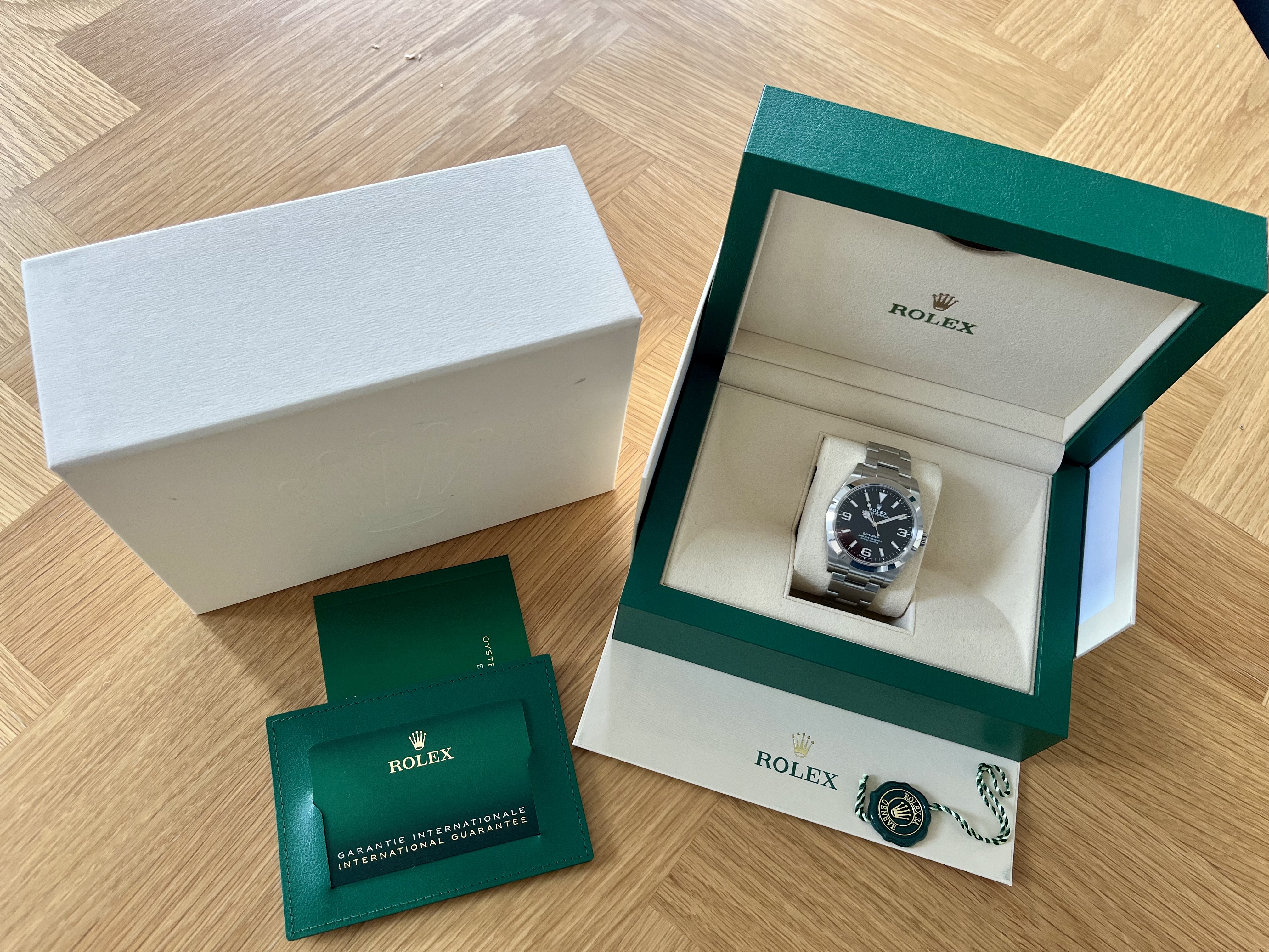 Rolex Explorer 39mm ref 214270