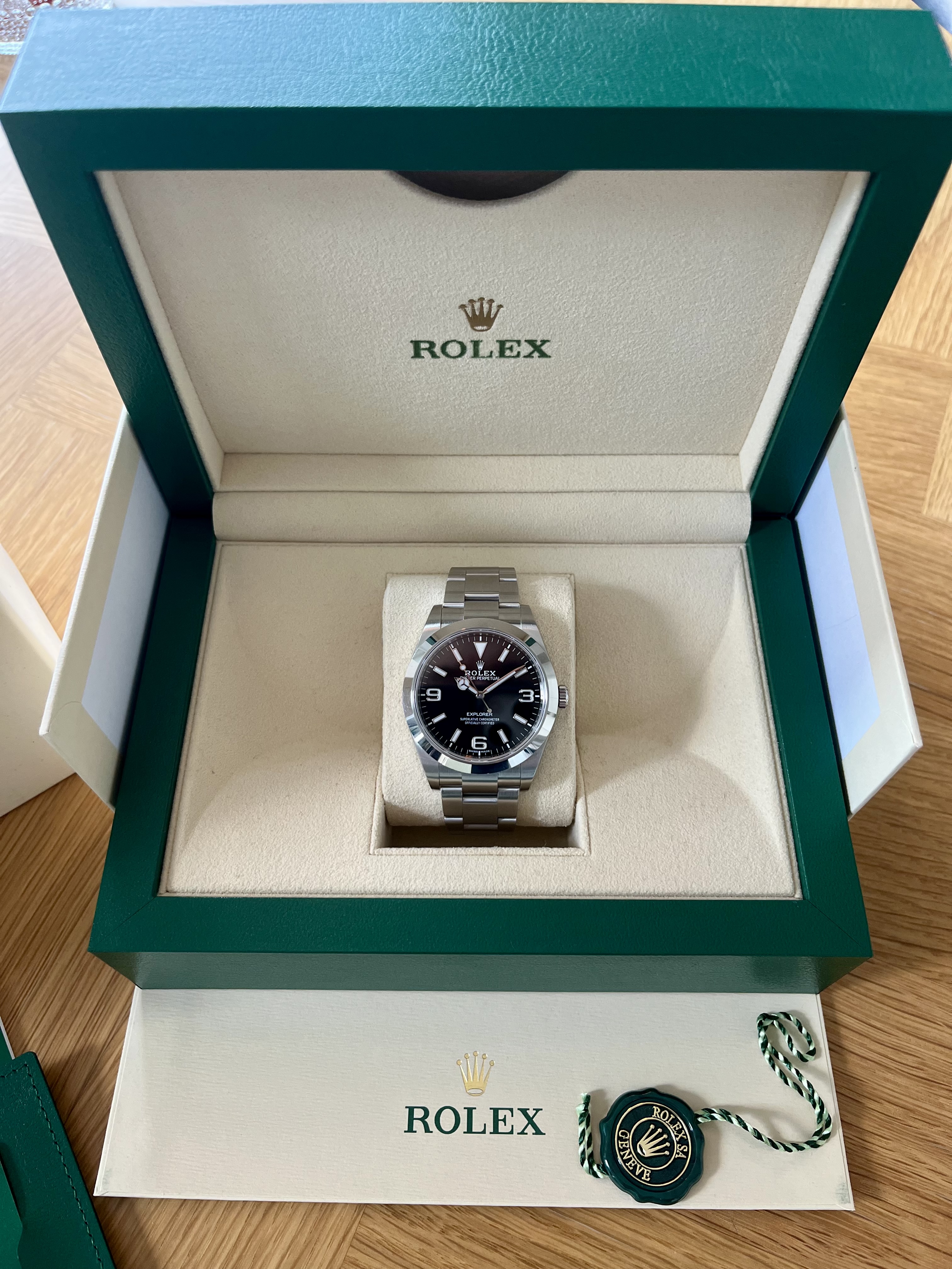 Rolex Explorer 39mm ref 214270