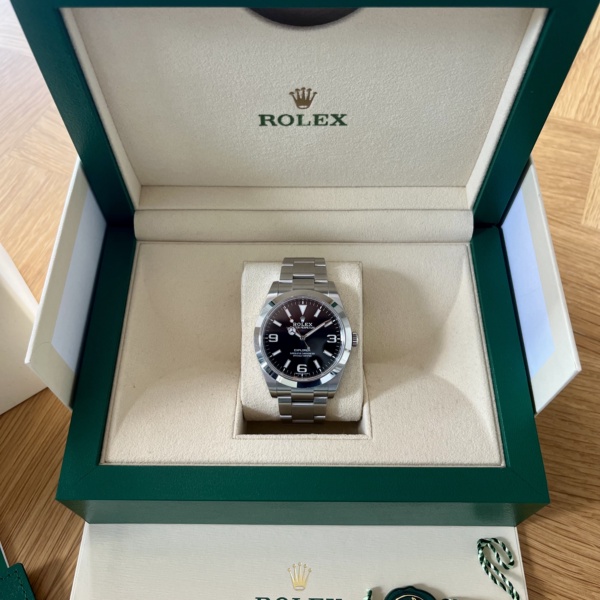Rolex Explorer 39mm ref 214270