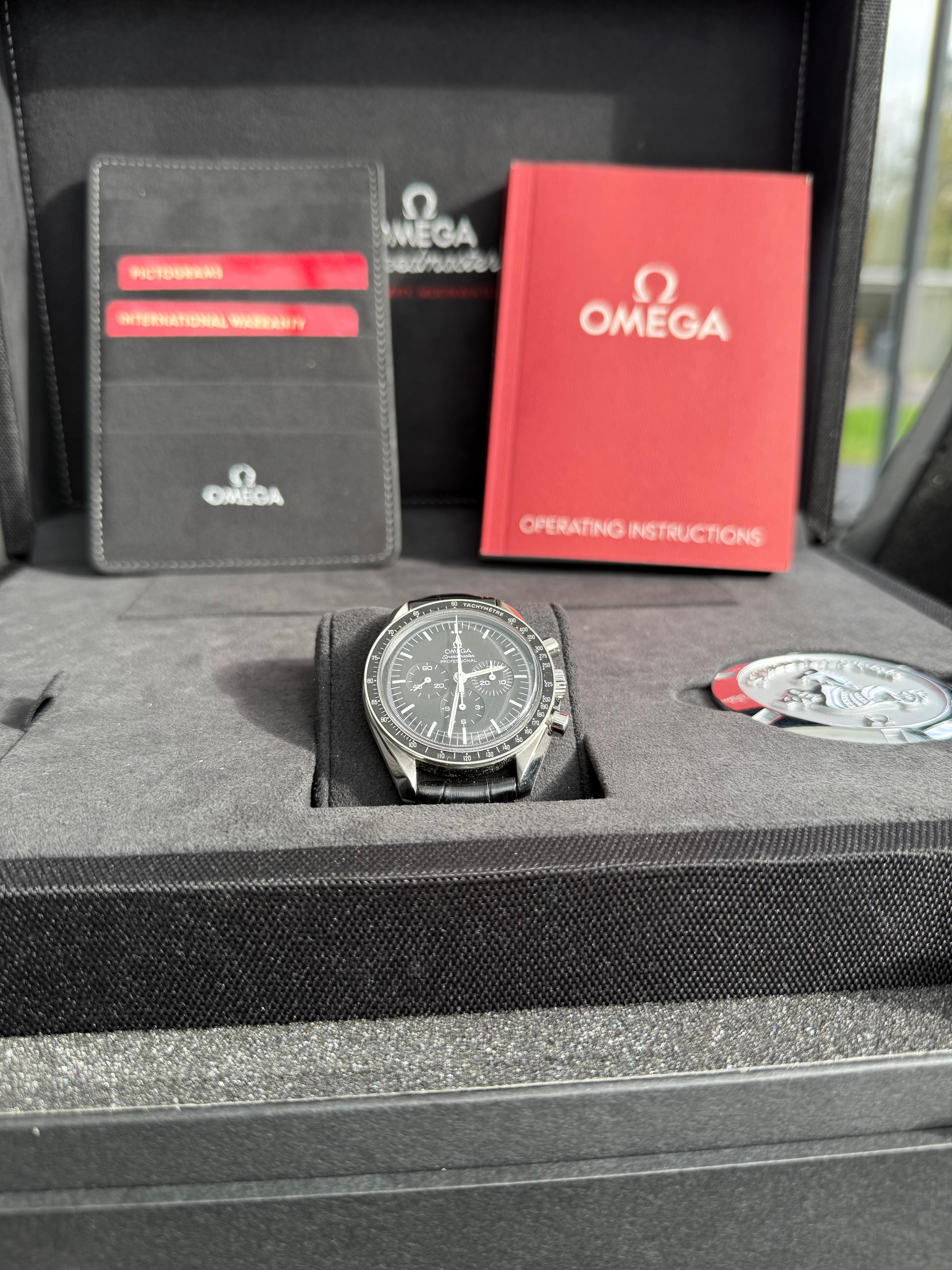 Omega Speedmaster Moonwatch 