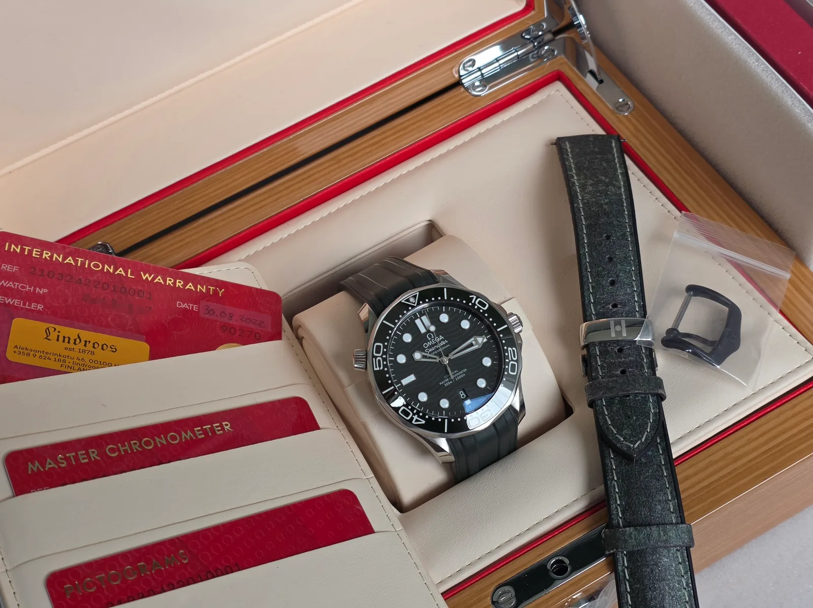 Omega Seamaster Diver 300m