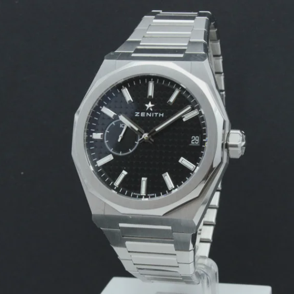 Zenith
Defy Skyline Closed Dial