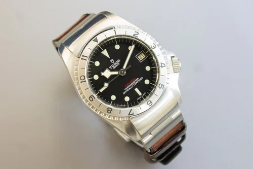 Tudor Black Bay P01