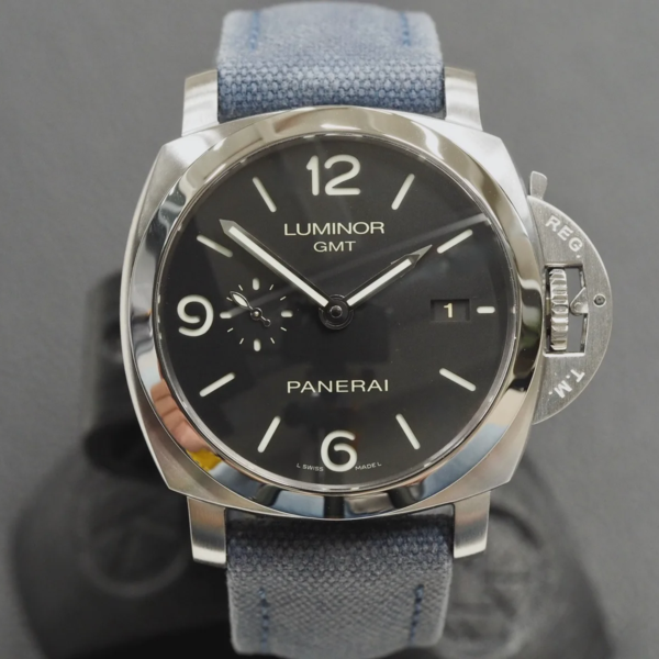 Panerai Luminor 320 GMT