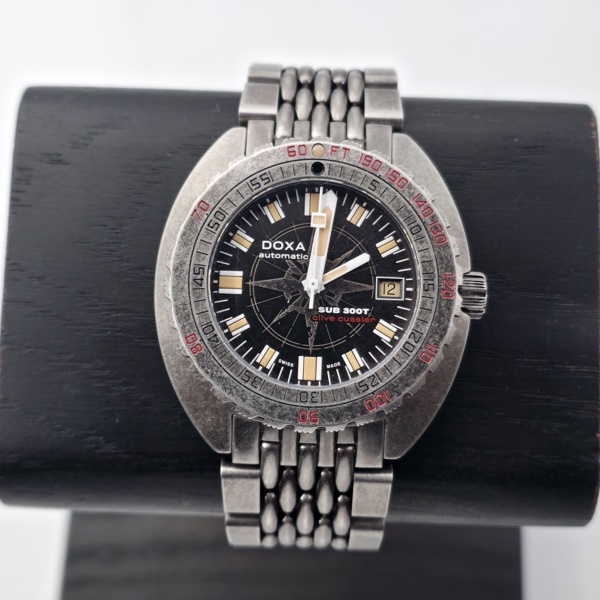 DOXA SUB 300T Sharkhunter Clive Cussler