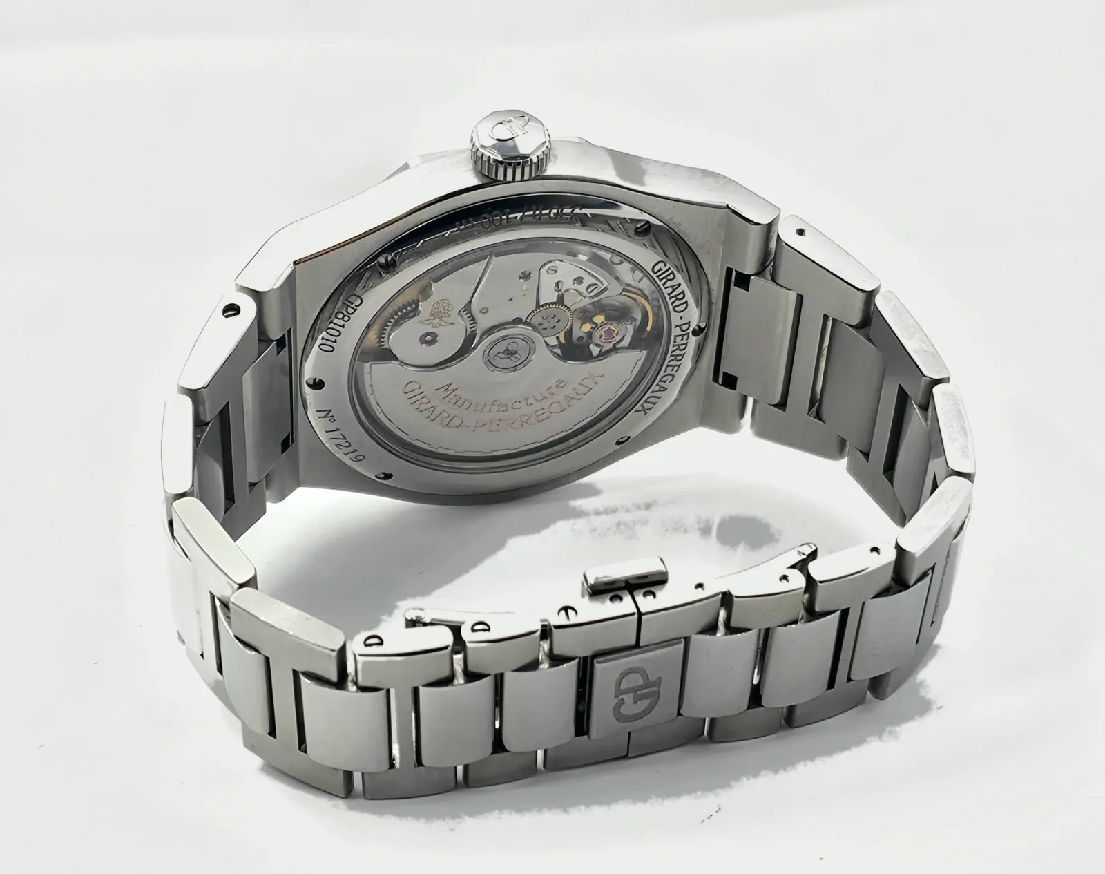 Girard-Perregaux Laureato