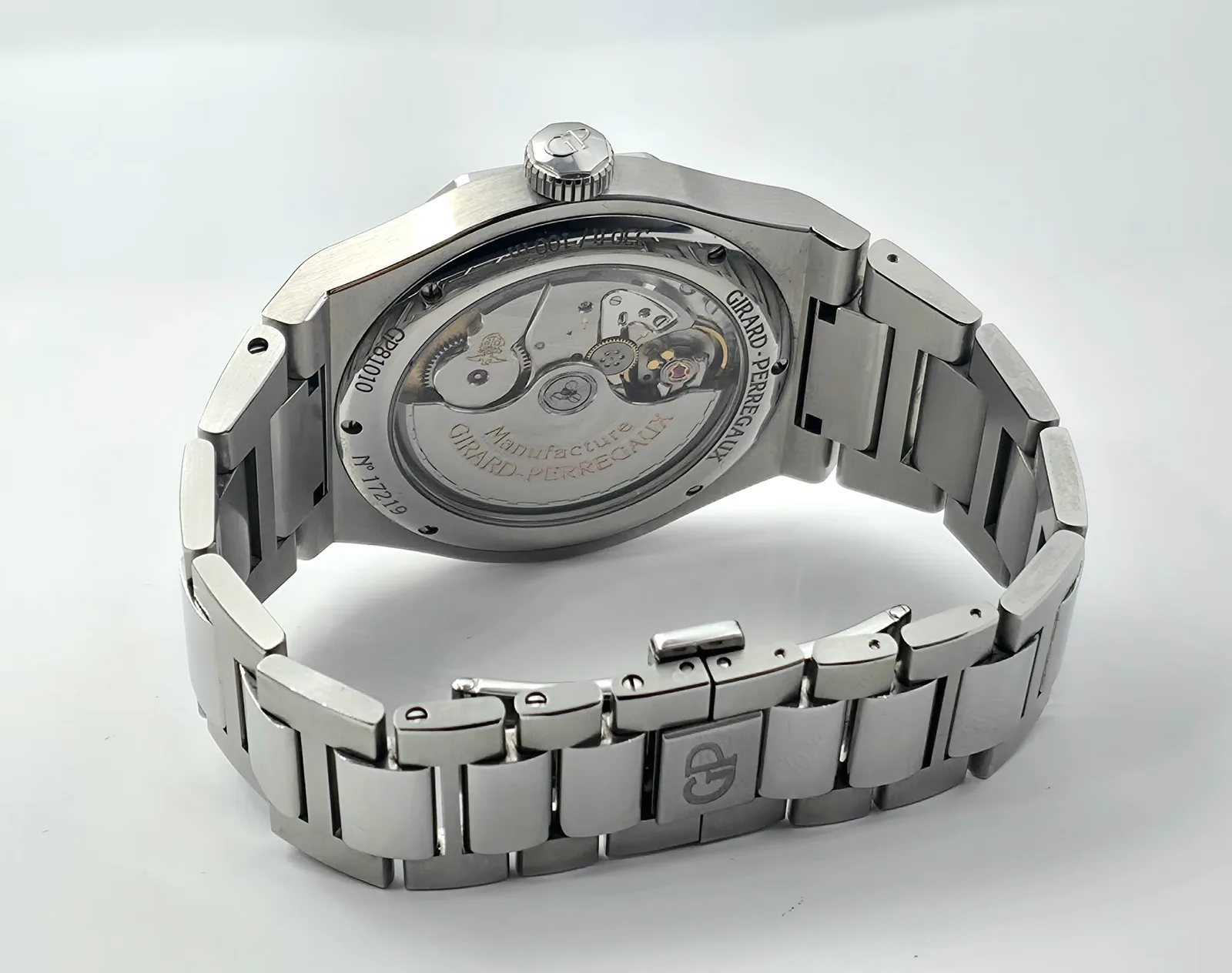 Girard-Perregaux Laureato