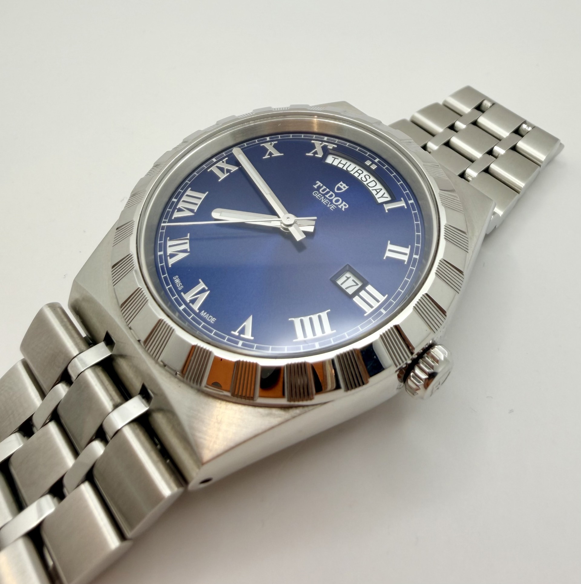 Tudor Royal 41