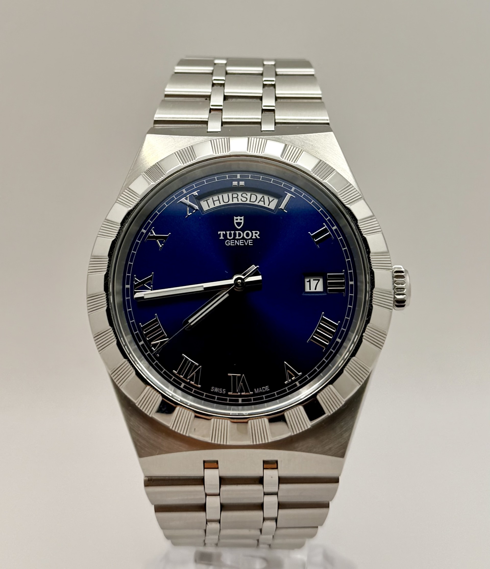 Tudor Royal 41
