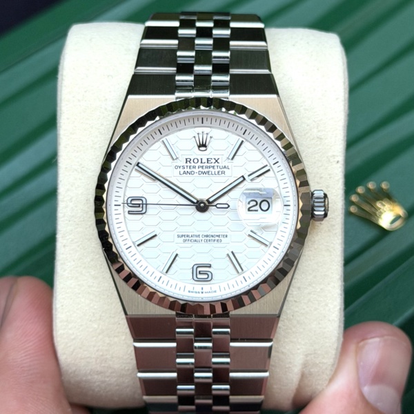 Rolex Land-Dweller
