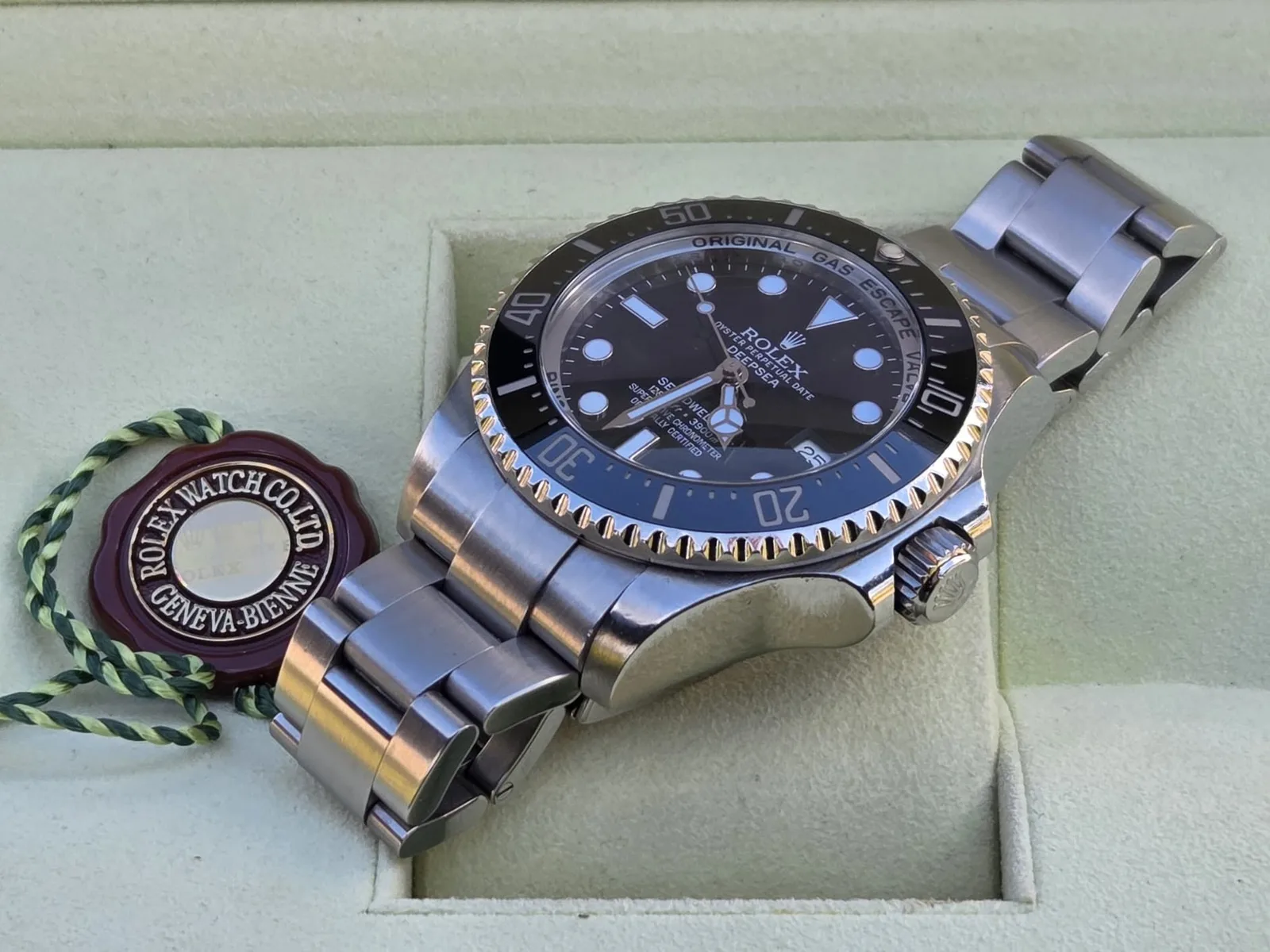 Rolex Sea-Dweller Deepsea 116660