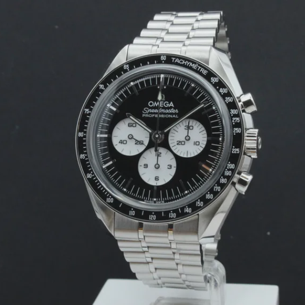 Omega Speedmaster Reverse Panda