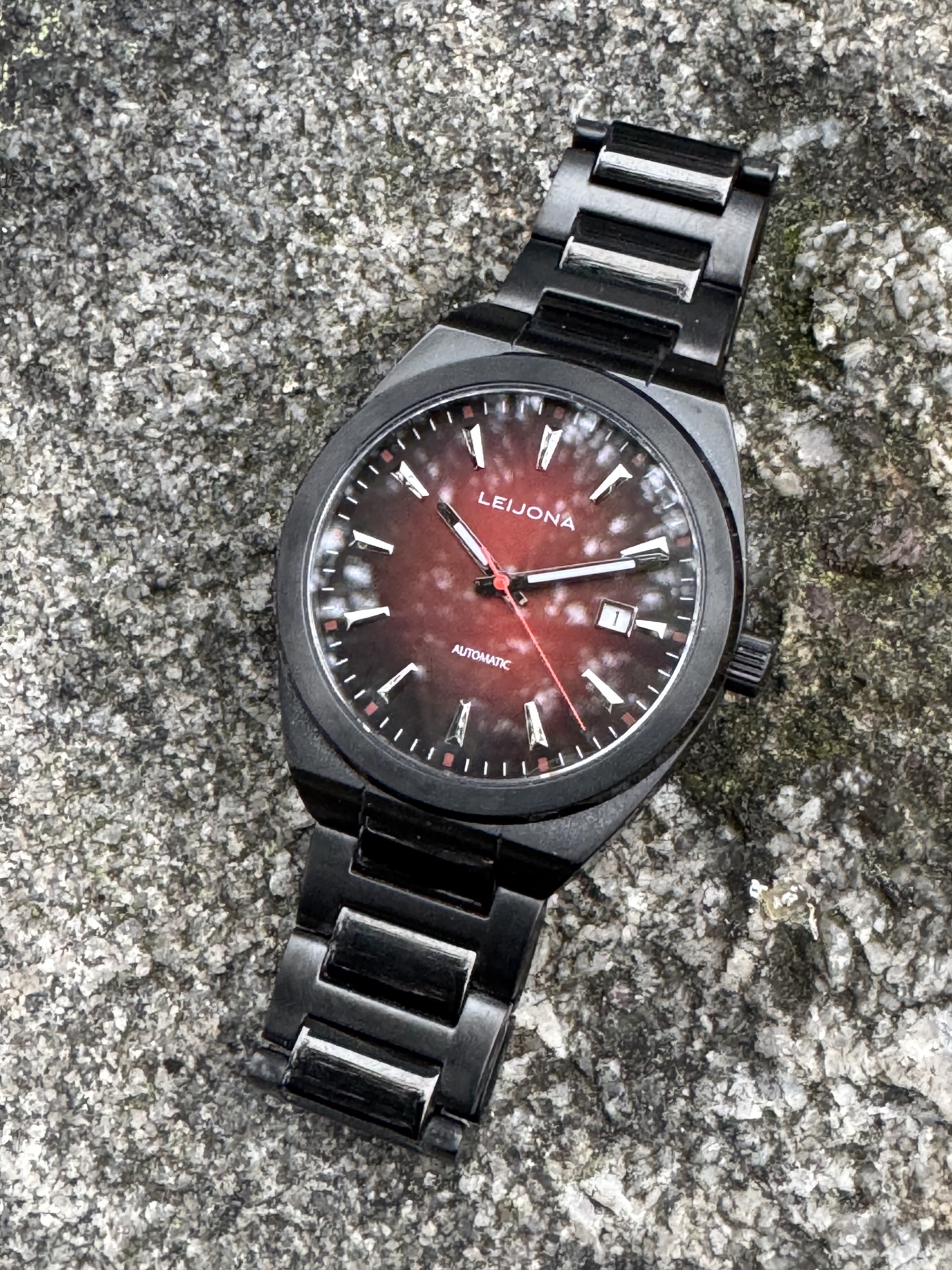 Leijona Bofori Black Crimson Red Limited Edition