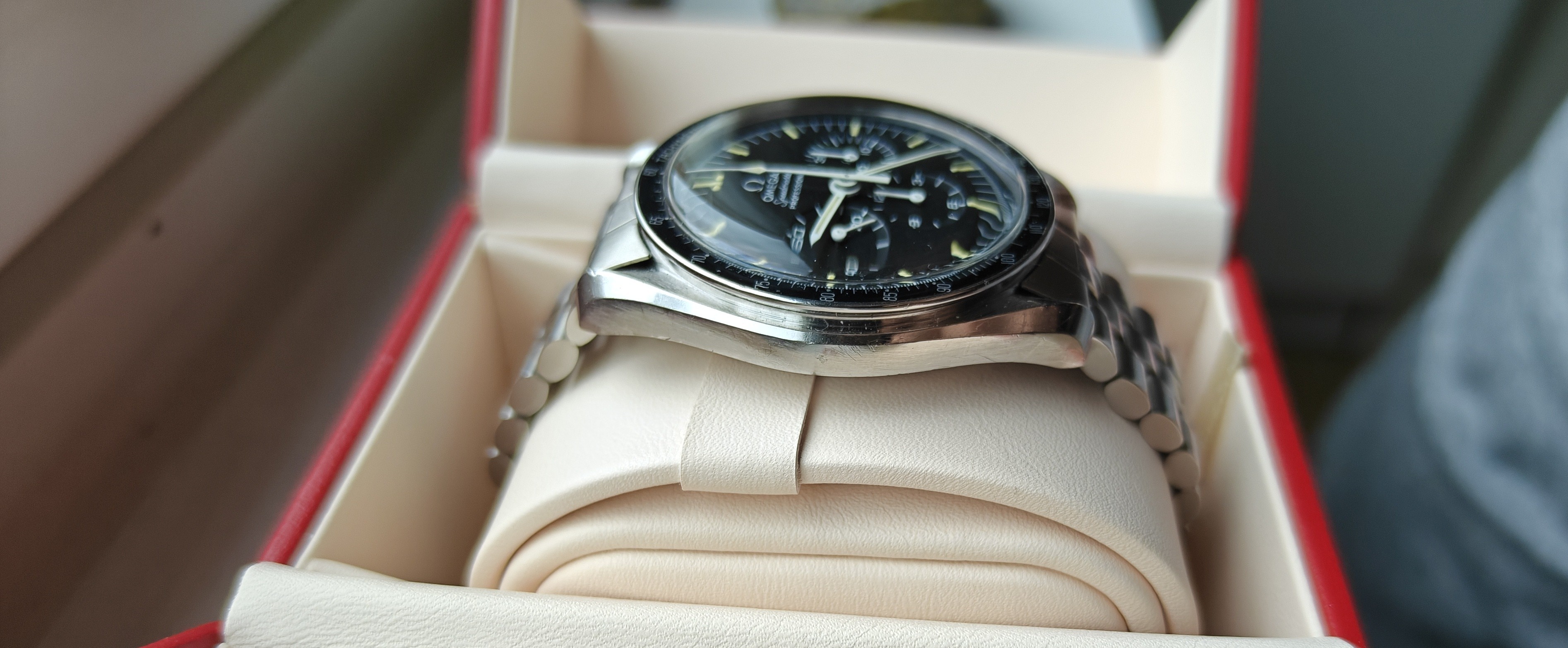 Omega Speedmaster Professional