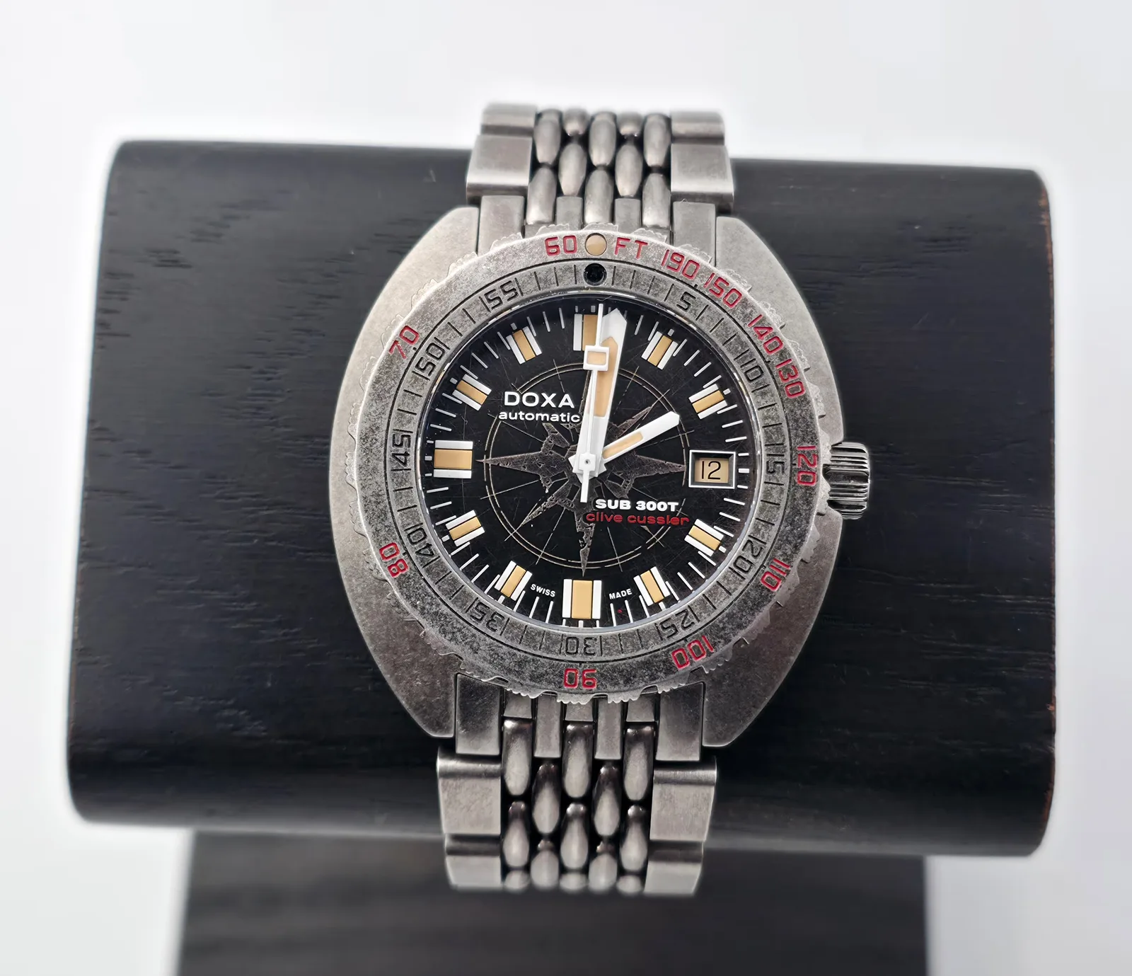 DOXA SUB 300T Sharkhunter Clive Cussler