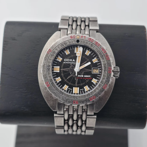DOXA SUB 300T Sharkhunter Clive Cussler