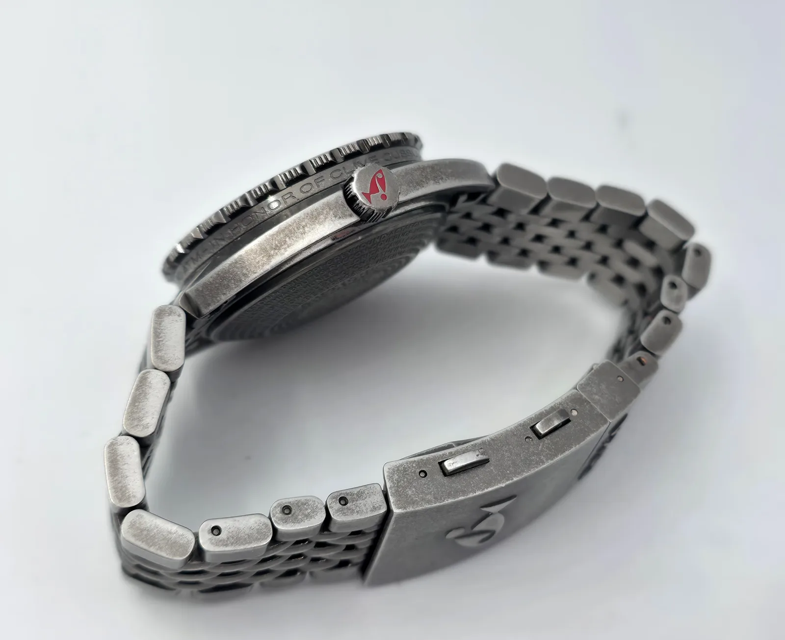 DOXA SUB 300T Sharkhunter Clive Cussler