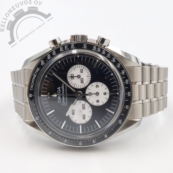Omega Speedmaster Moonwatch Professional ”Reverse Panda” Uutuus malli!