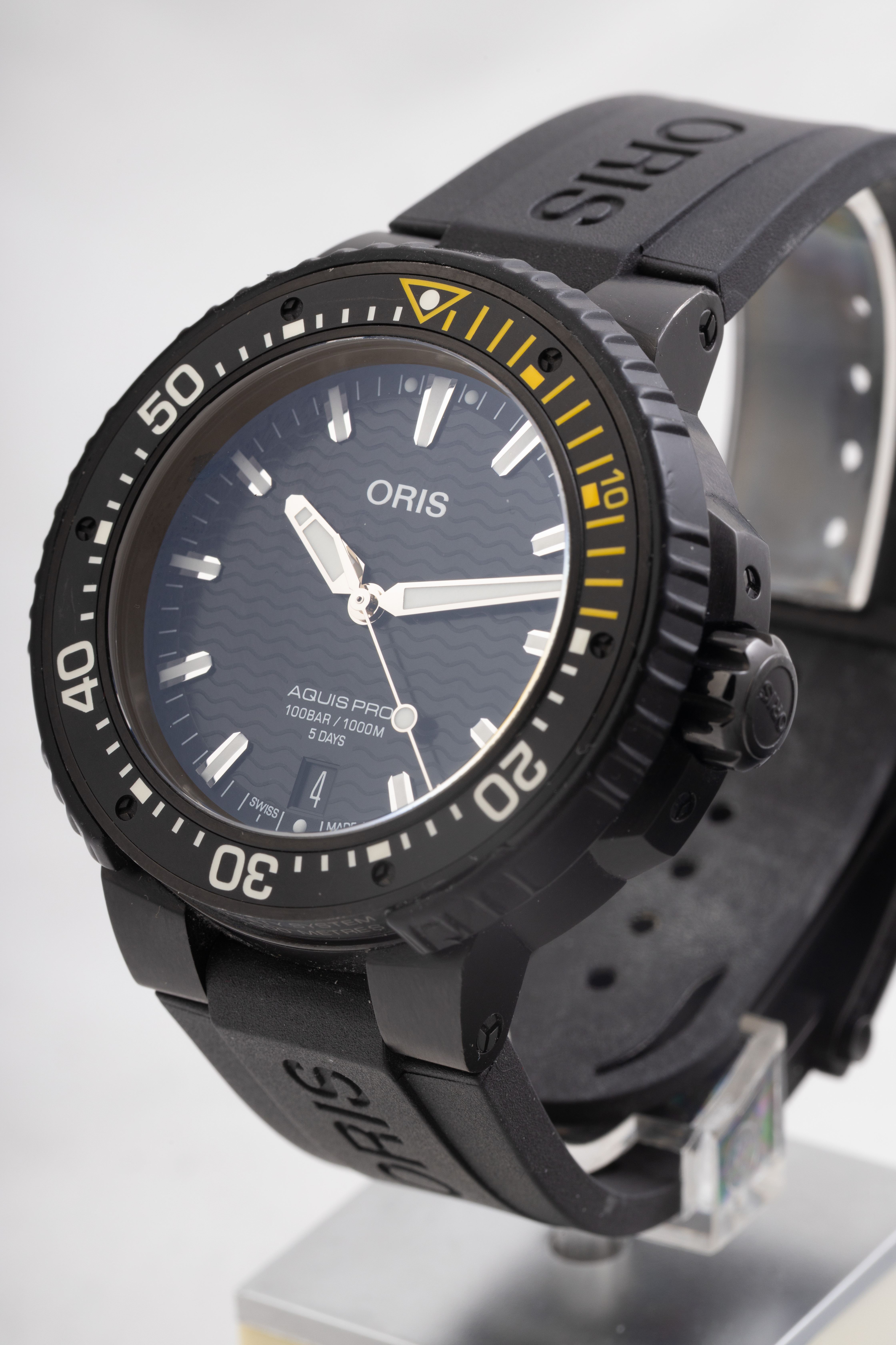 Oris AquisPro Date Calibre 400