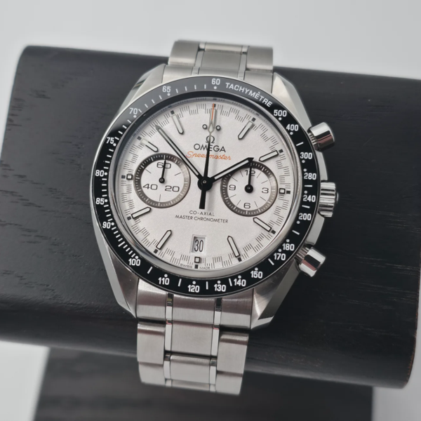 Omega Speedmaster Racing Master Chronometer