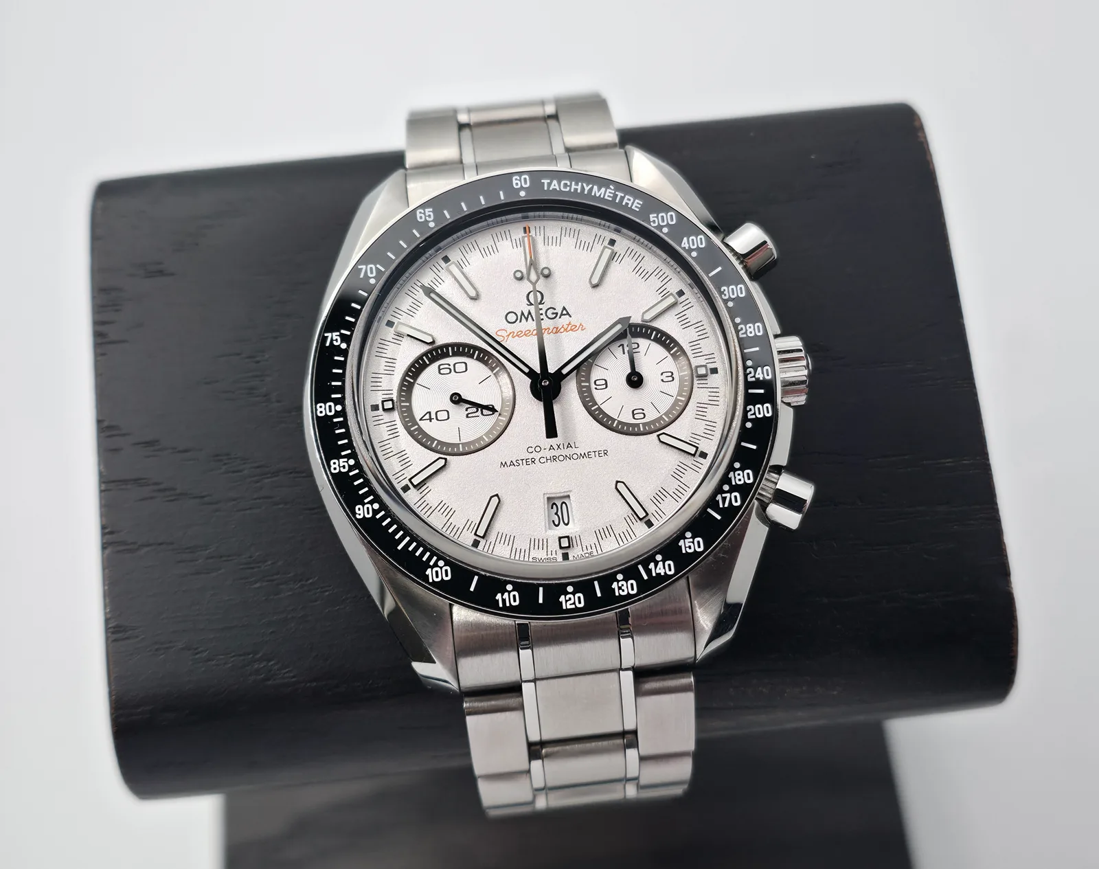 Omega Speedmaster Racing Master Chronometer