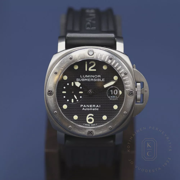 Panerai Luminor Submersible