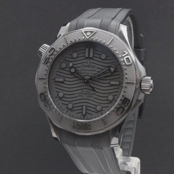Omega Seamaster 300M 43.5 Black Black