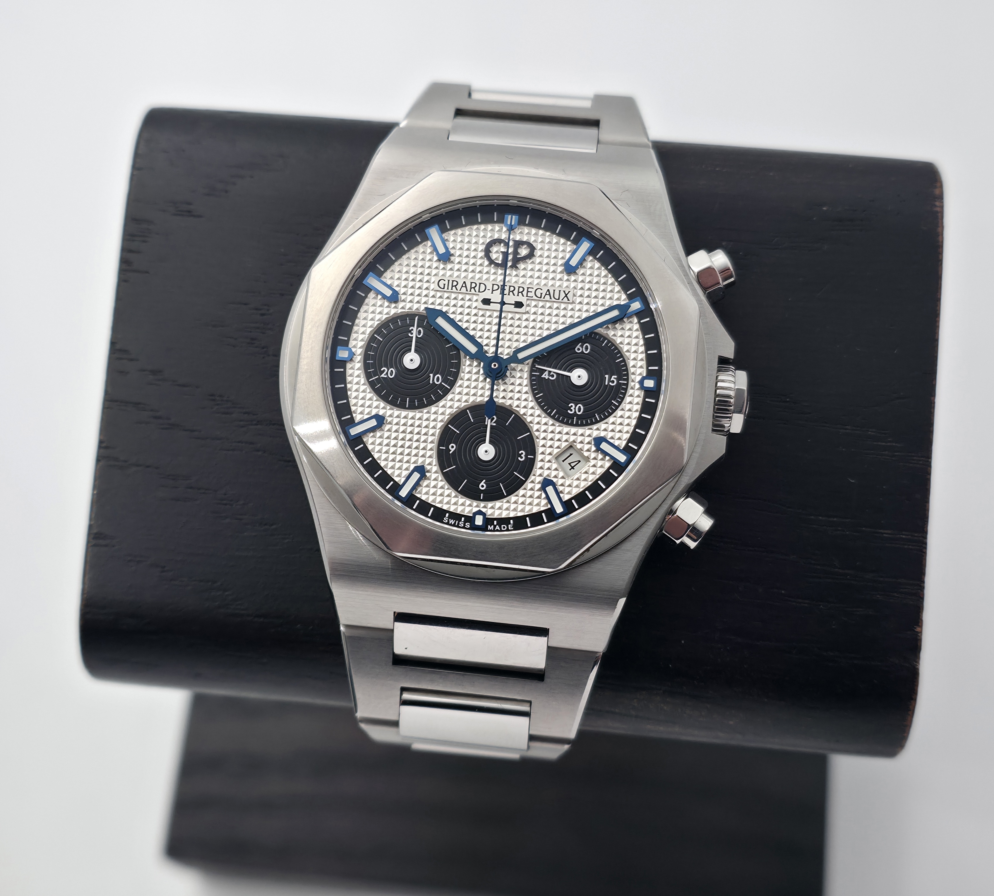 Girard-Perregaux Laureato Chronograph