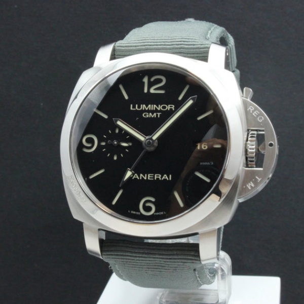 Panerai Luminor Marina GMT