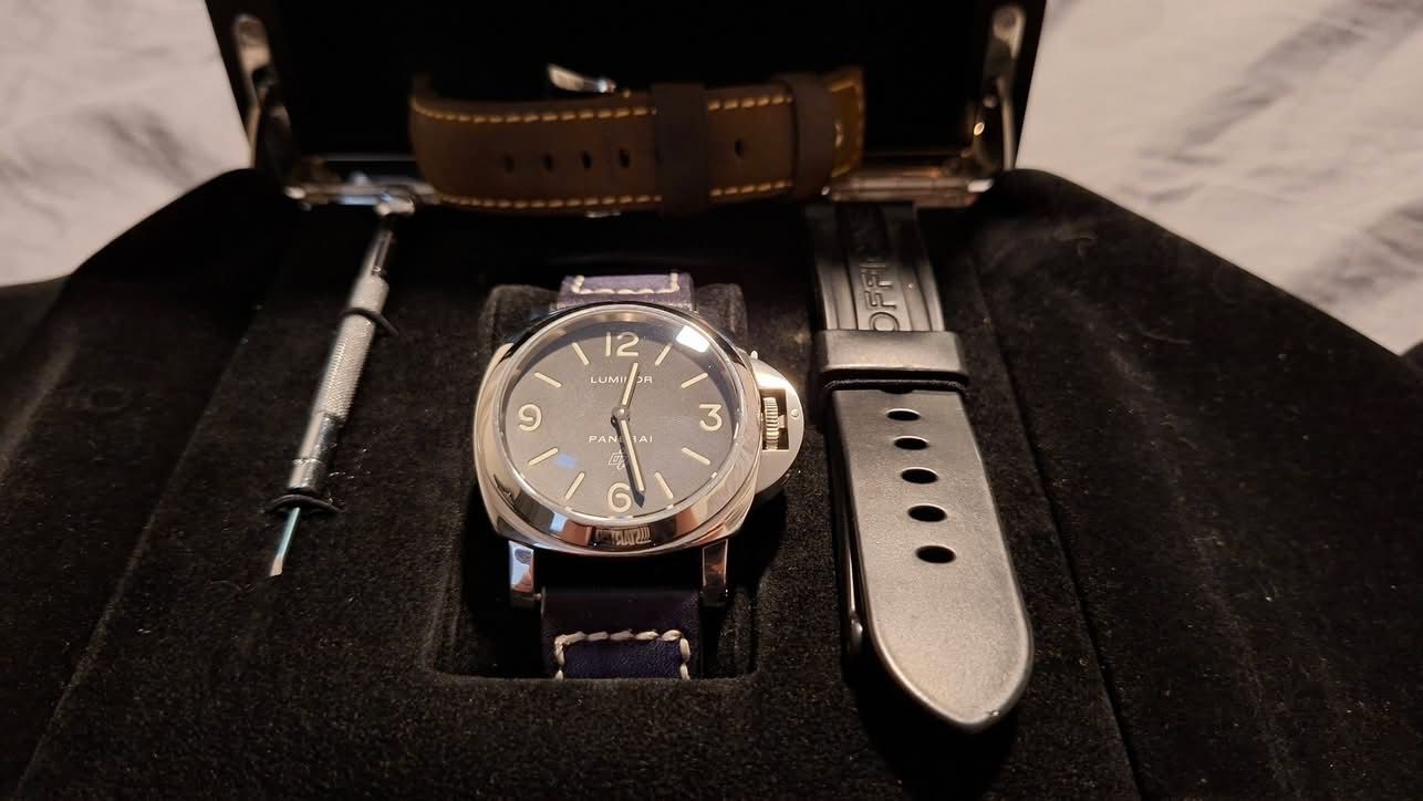 Panerai PAM00000 Base Logo