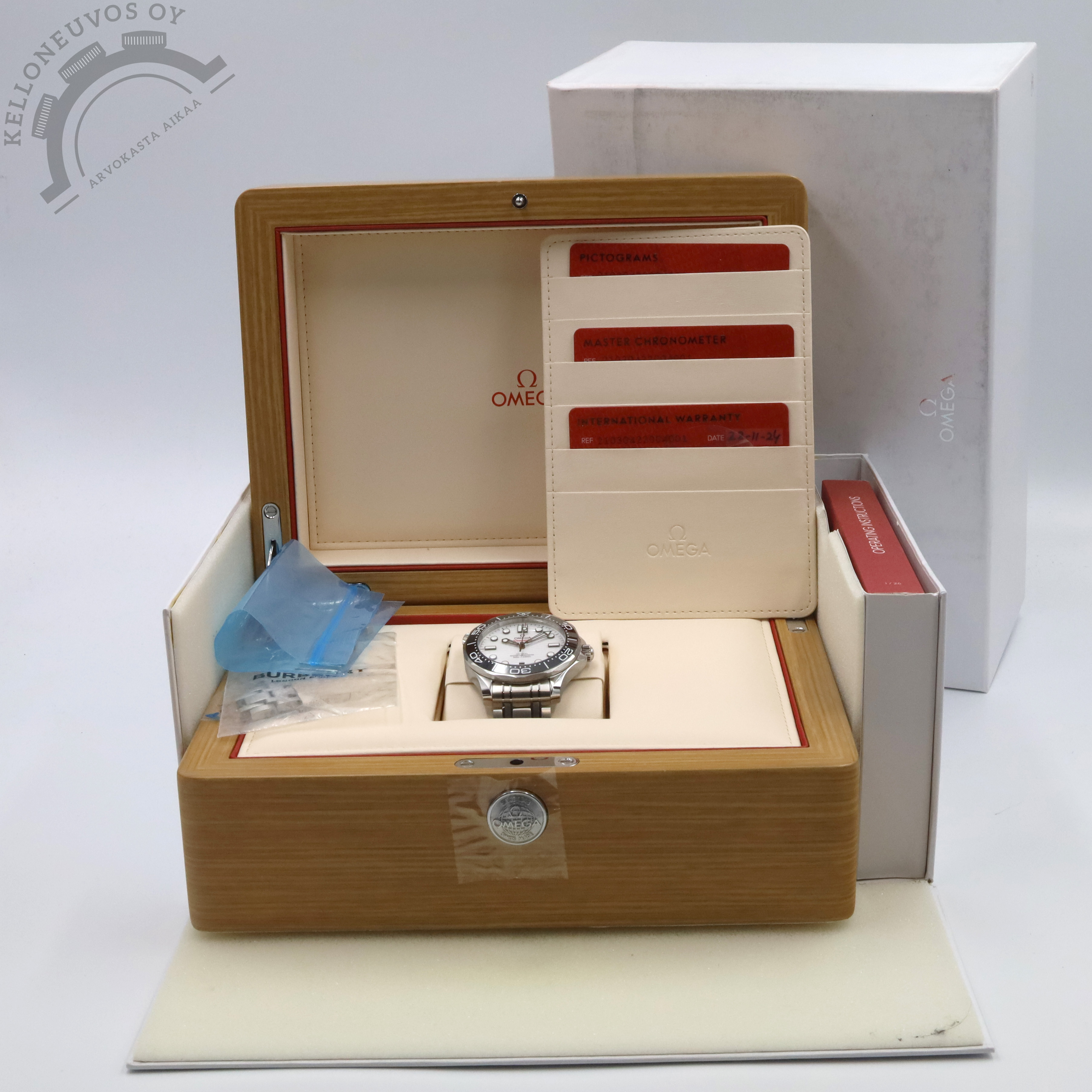 Omega Seamaster Professional Diver 300M Co-Axial Master Chronometer 42MM