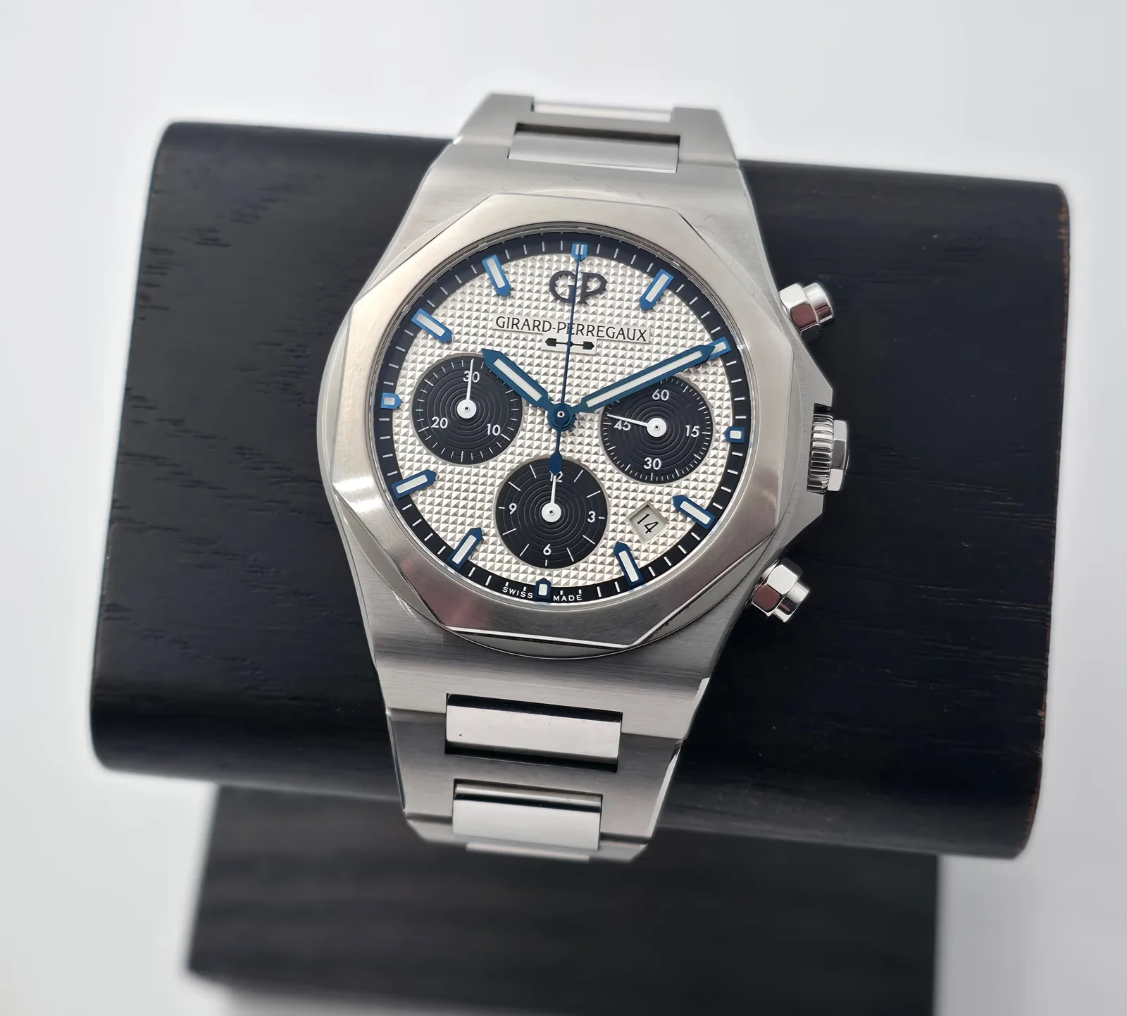 Girard-Perregaux Laureato Chronograph