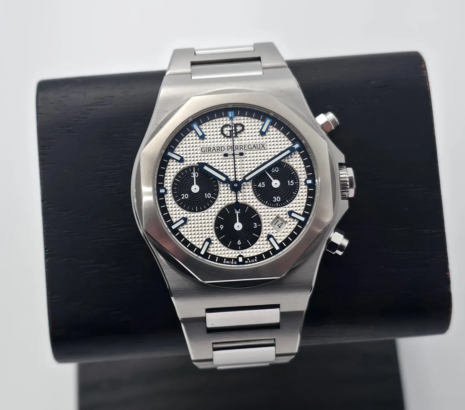 Girard-Perregaux Laureato Chronograph