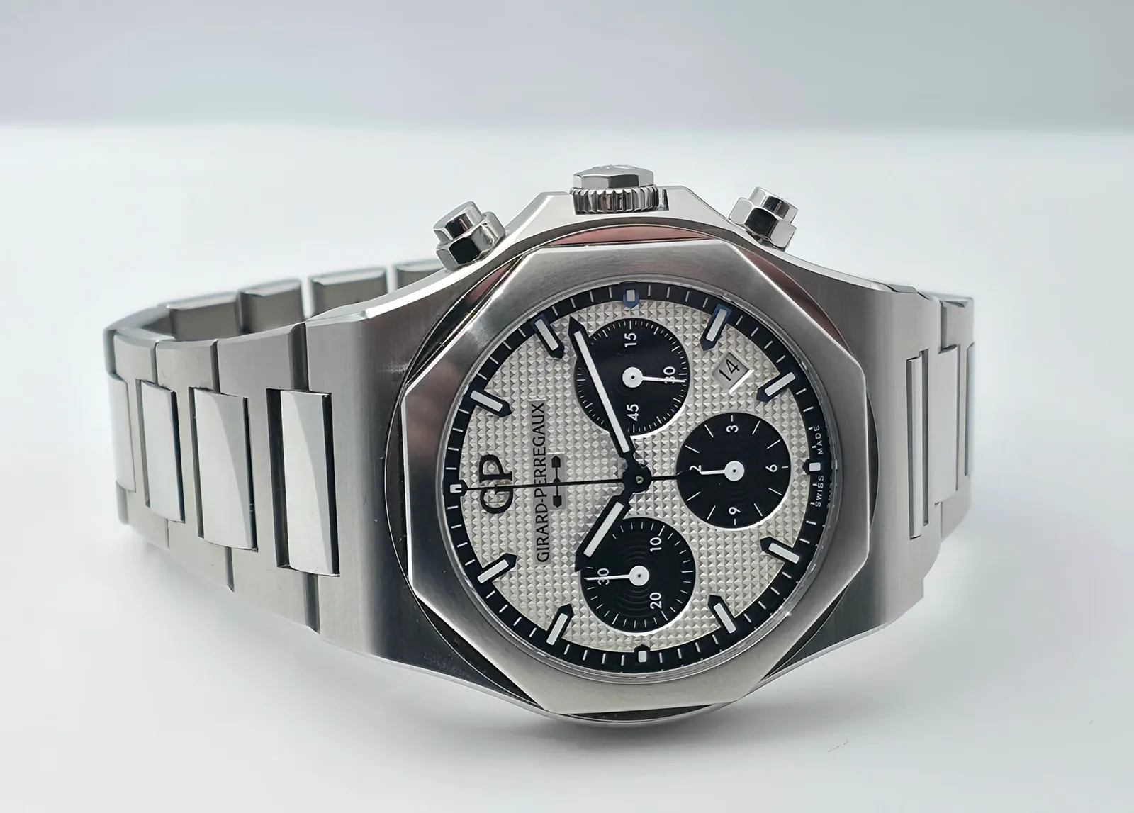 Girard-Perregaux Laureato Chronograph