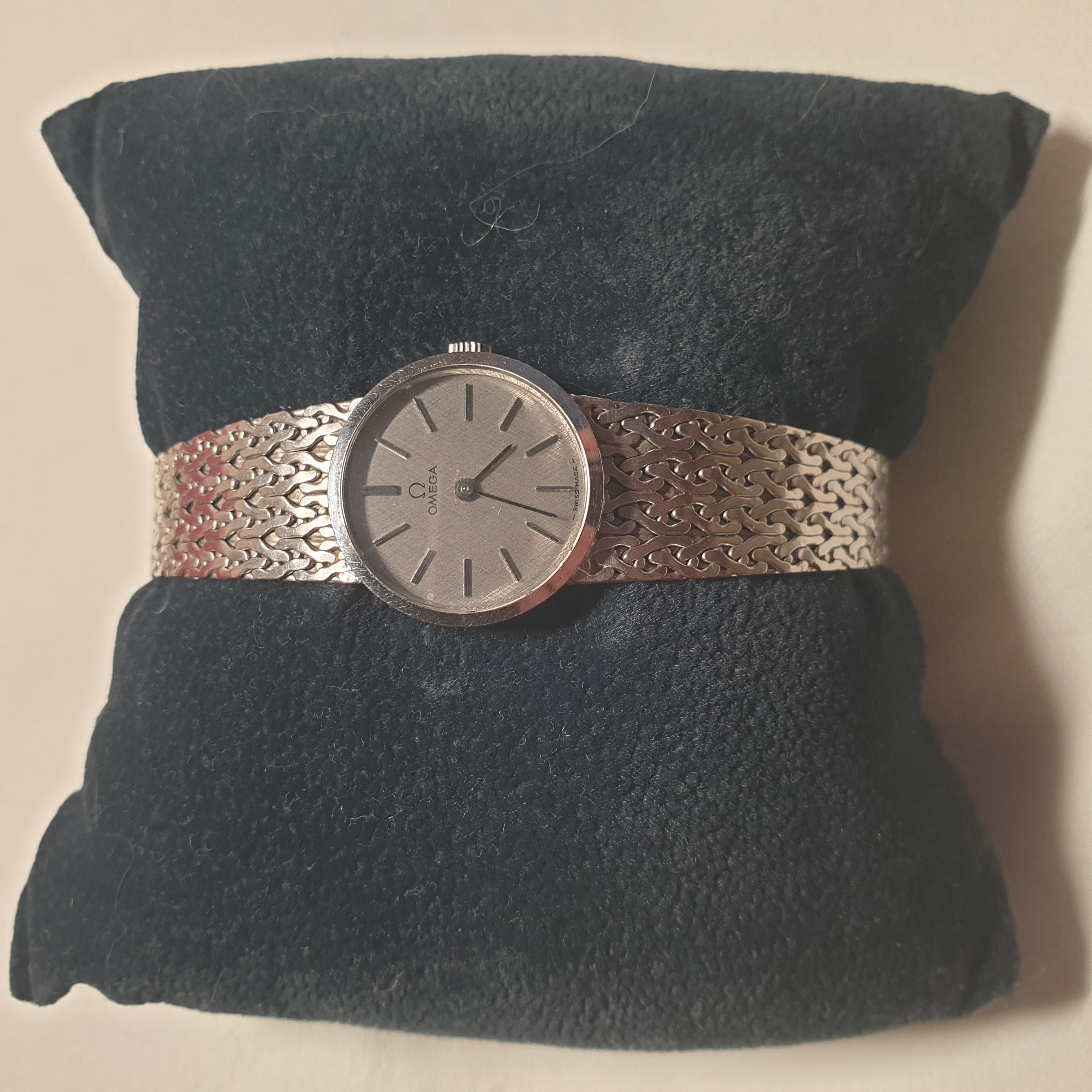 Omega 711.1876 valkokulta 14 k