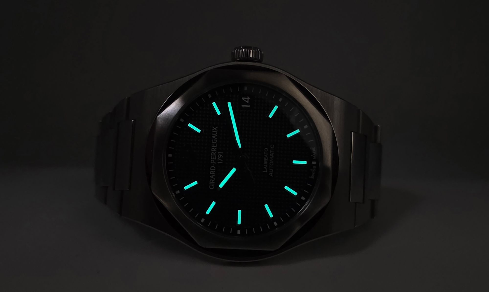 Girard-Perregaux Laureato