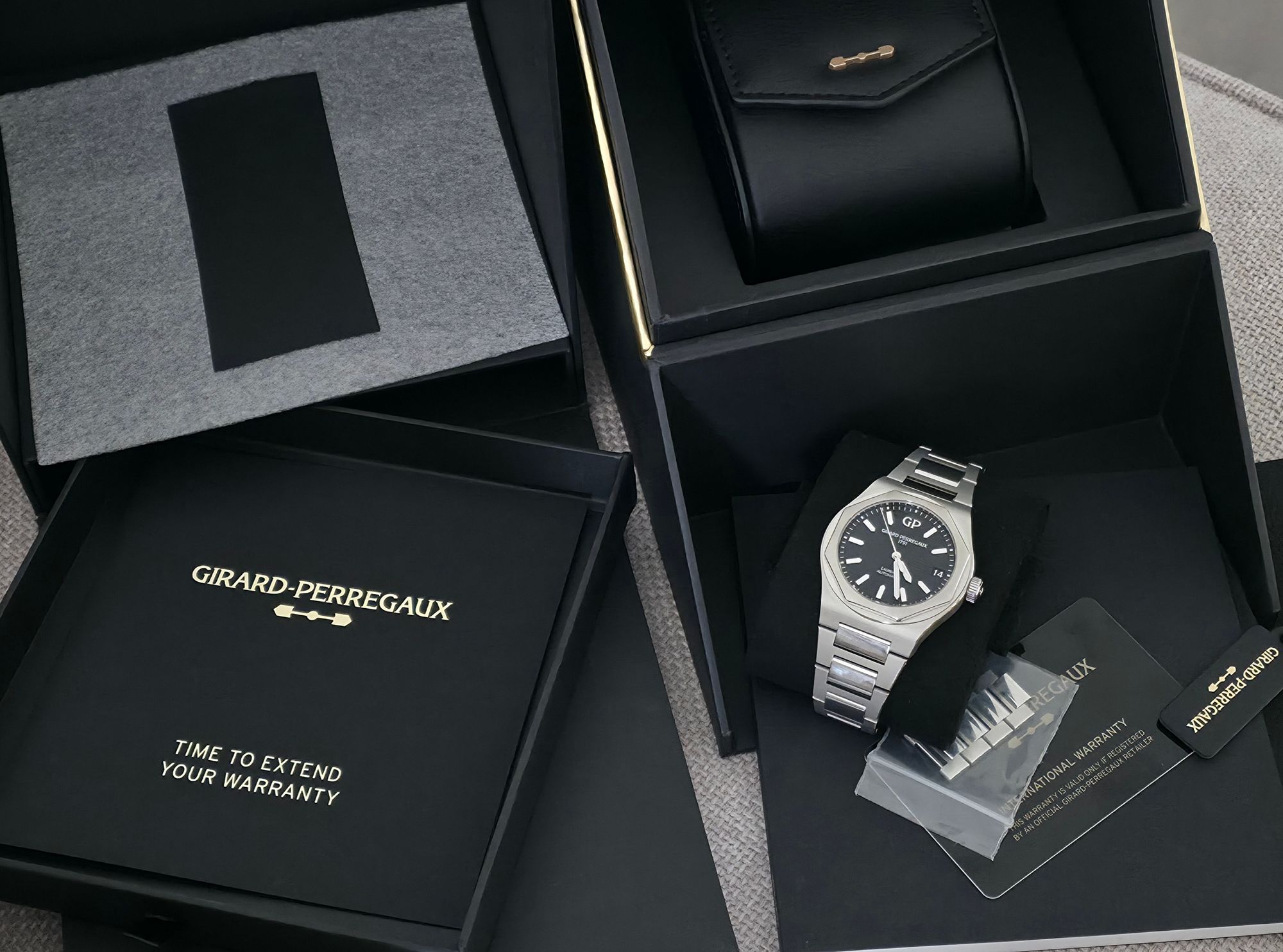 Girard-Perregaux Laureato